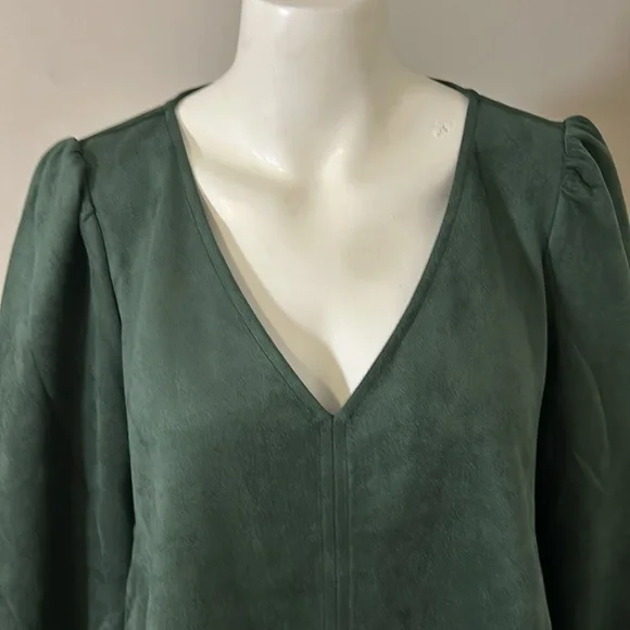 TUCKERNUCK Malachite Suede Easton Blouse Green Ruffle Sleeve Top Sz M NEW